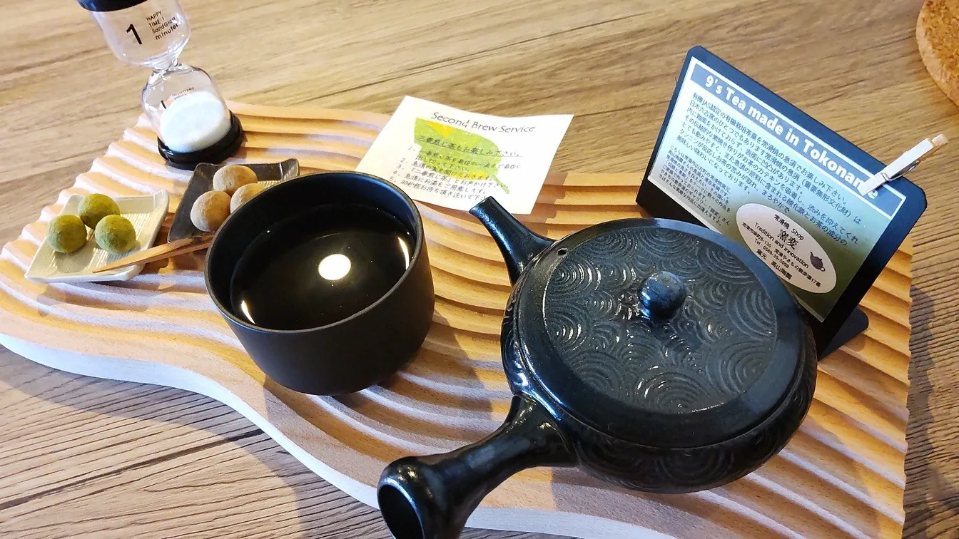 常滑焼の急須で淹れる有機JAS認定日本茶